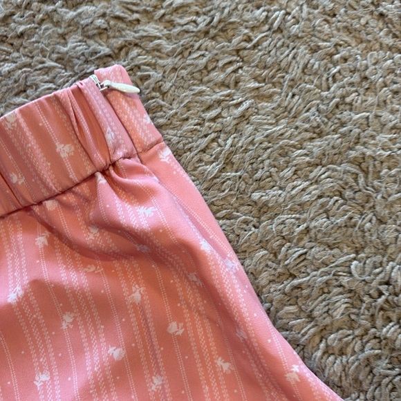 Byrdie Golf Social Pink Skort - Picture 3 of 5